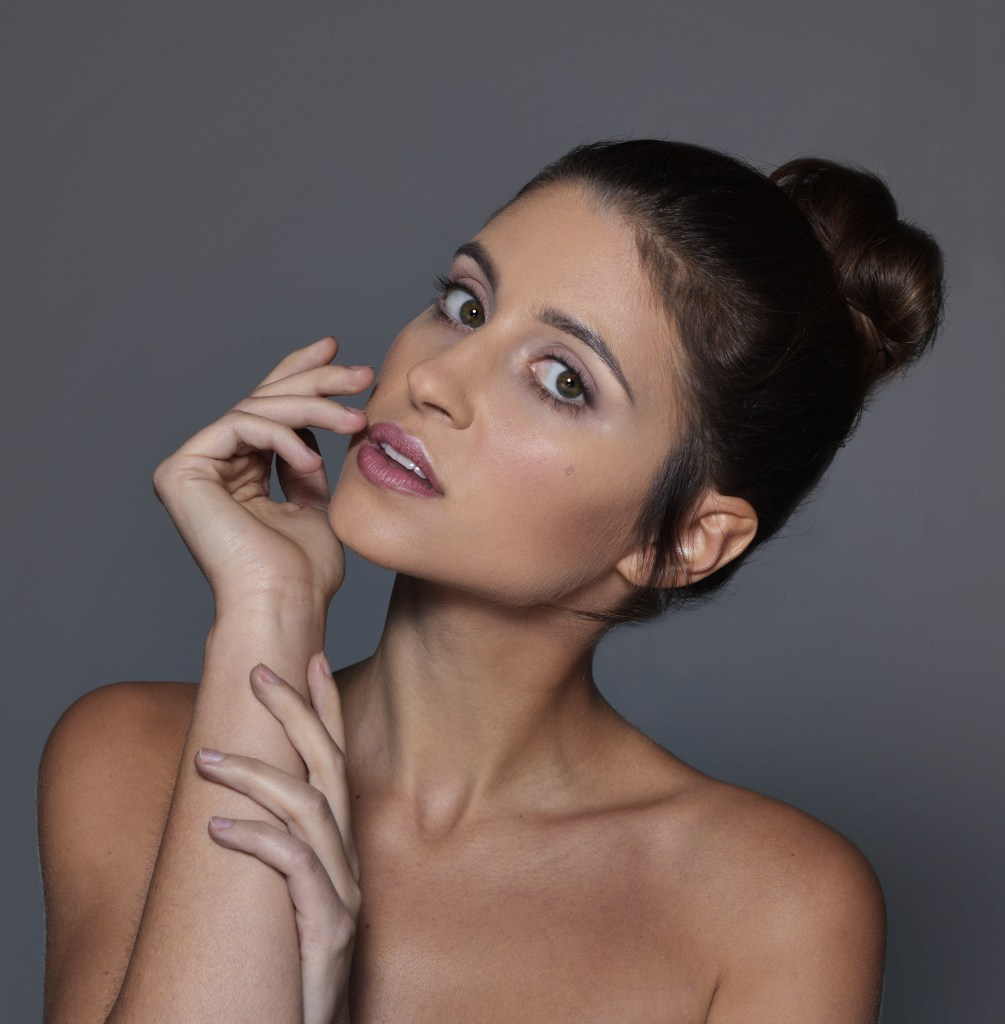 Kristina Houwer portrait makeup beauty shoot